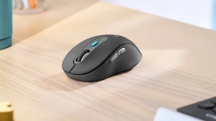 Logitech-Signature-AI-Edition-M750-co-nut-goi-