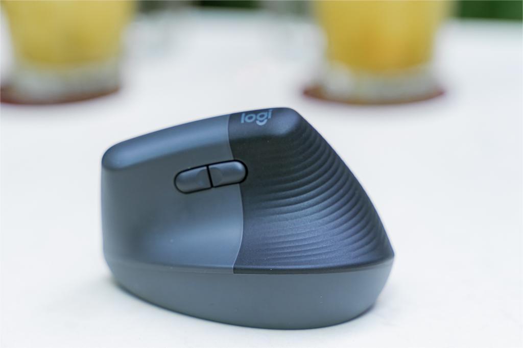 chuot-cong-thai-hoc-logitech-lift-vertical-ergonomic-11